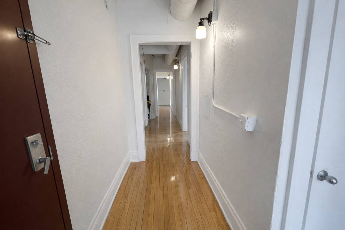 Apartment for rent at 806 4th St SE, Minneapolis, MN 55414