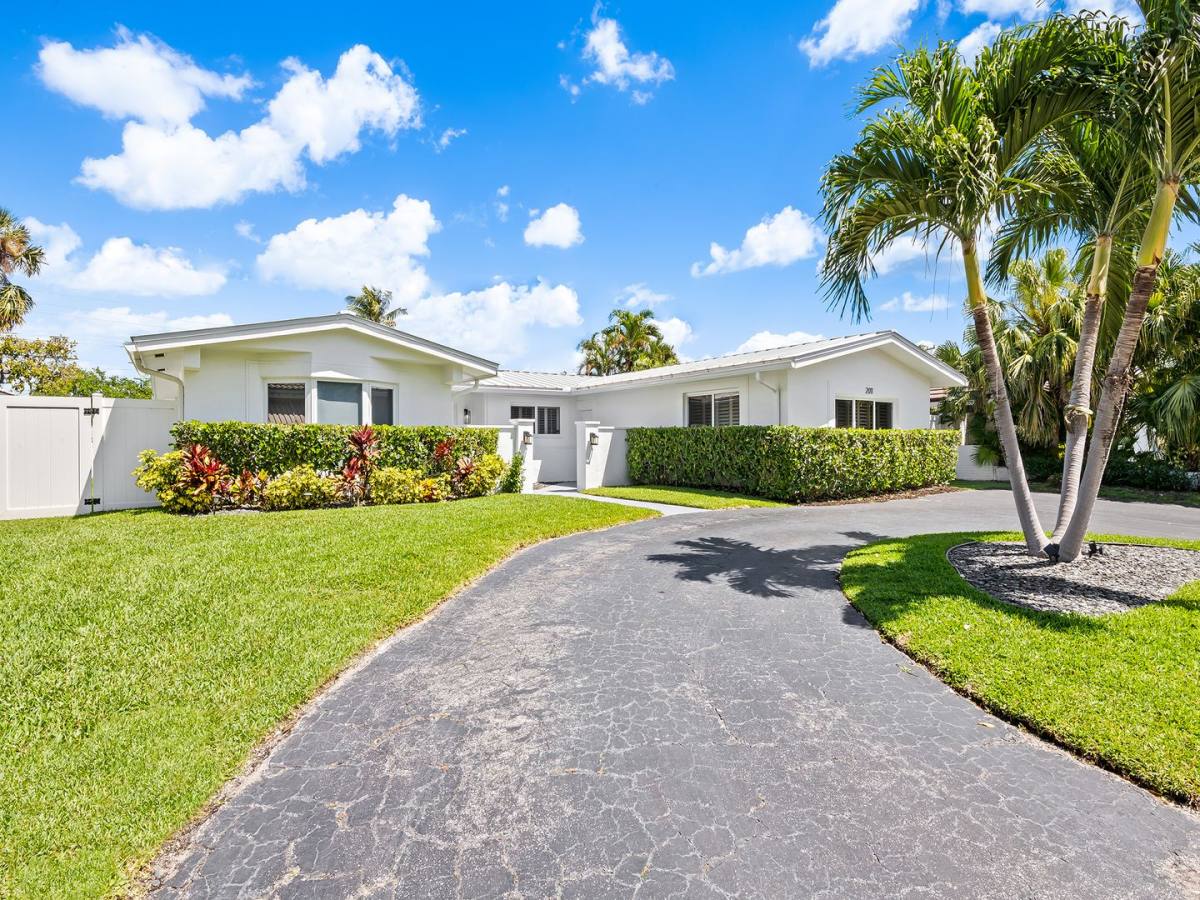 House for rent at 2011 NE 60th St, Fort Lauderdale, FL 33308