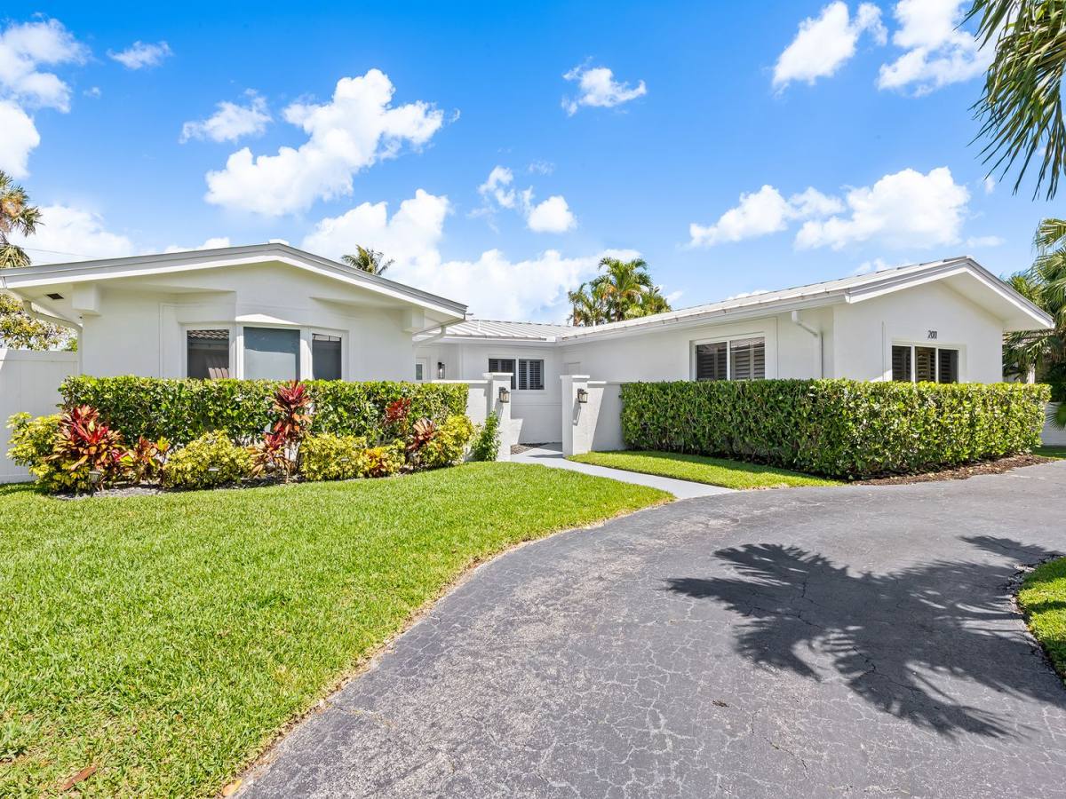 House for rent at 2011 NE 60th St, Fort Lauderdale, FL 33308