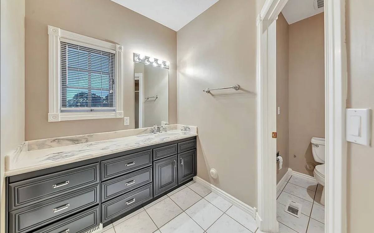 House for rent at 825 E Capitol Blvd, Salt Lake City, UT 84103