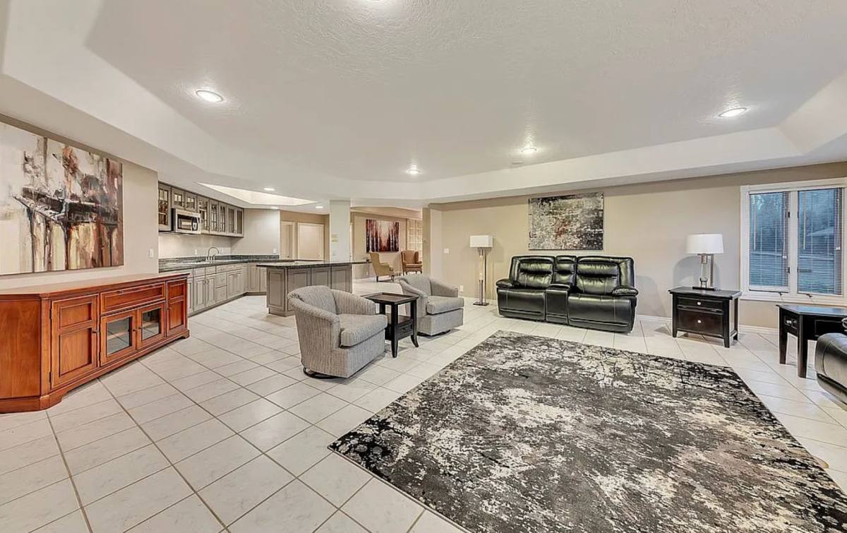 House for rent at 825 E Capitol Blvd, Salt Lake City, UT 84103