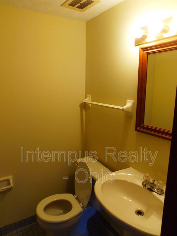 Condo for rent at 2011 Baldwin Rd, Reynoldsburg, OH 43068