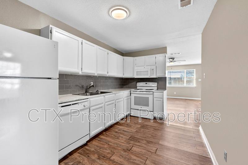 Apartment for rent at 905 Parmer Ave #A, Killeen, TX 76541
