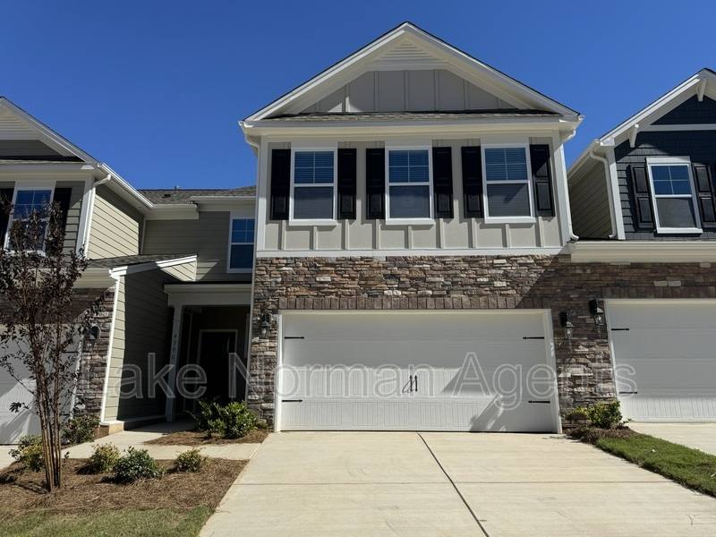 Townhouse for rent at 4390 Bronze Blvd, Sherrills Ford, NC 28673