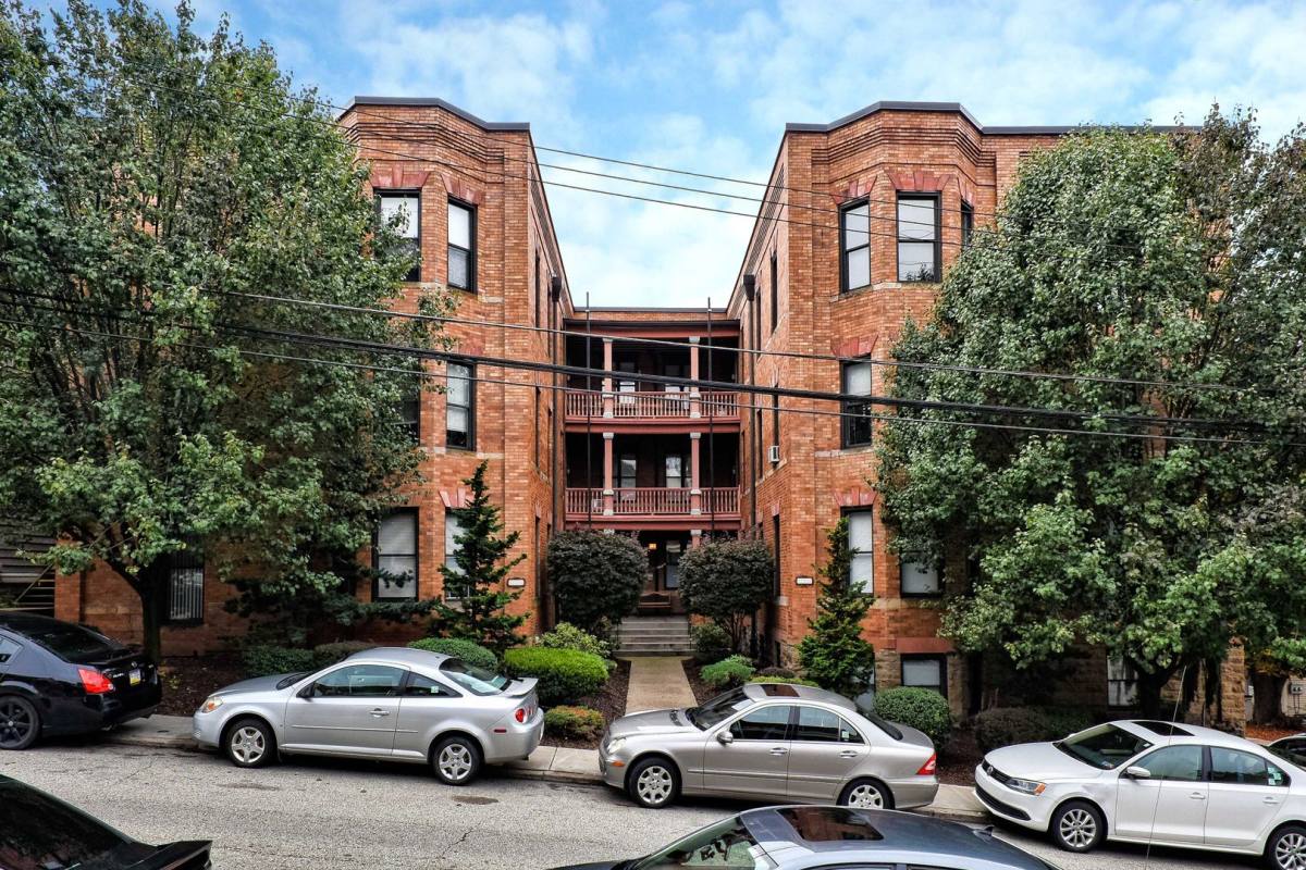 Apartment for rent at 131-133 W Sycamore St, Pittsburgh, PA 15211