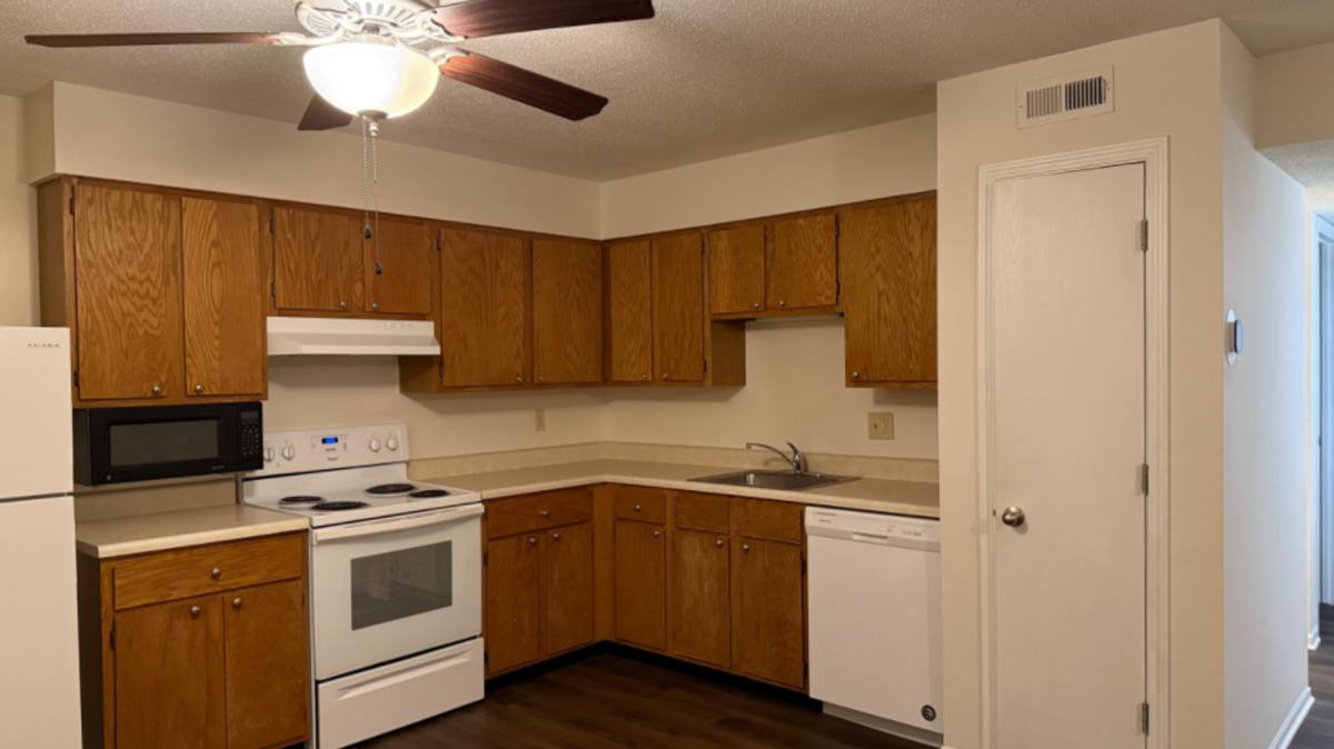 Apartment for rent at 1100 Kingbolt Circle Dr, Saint Louis, MO 63129