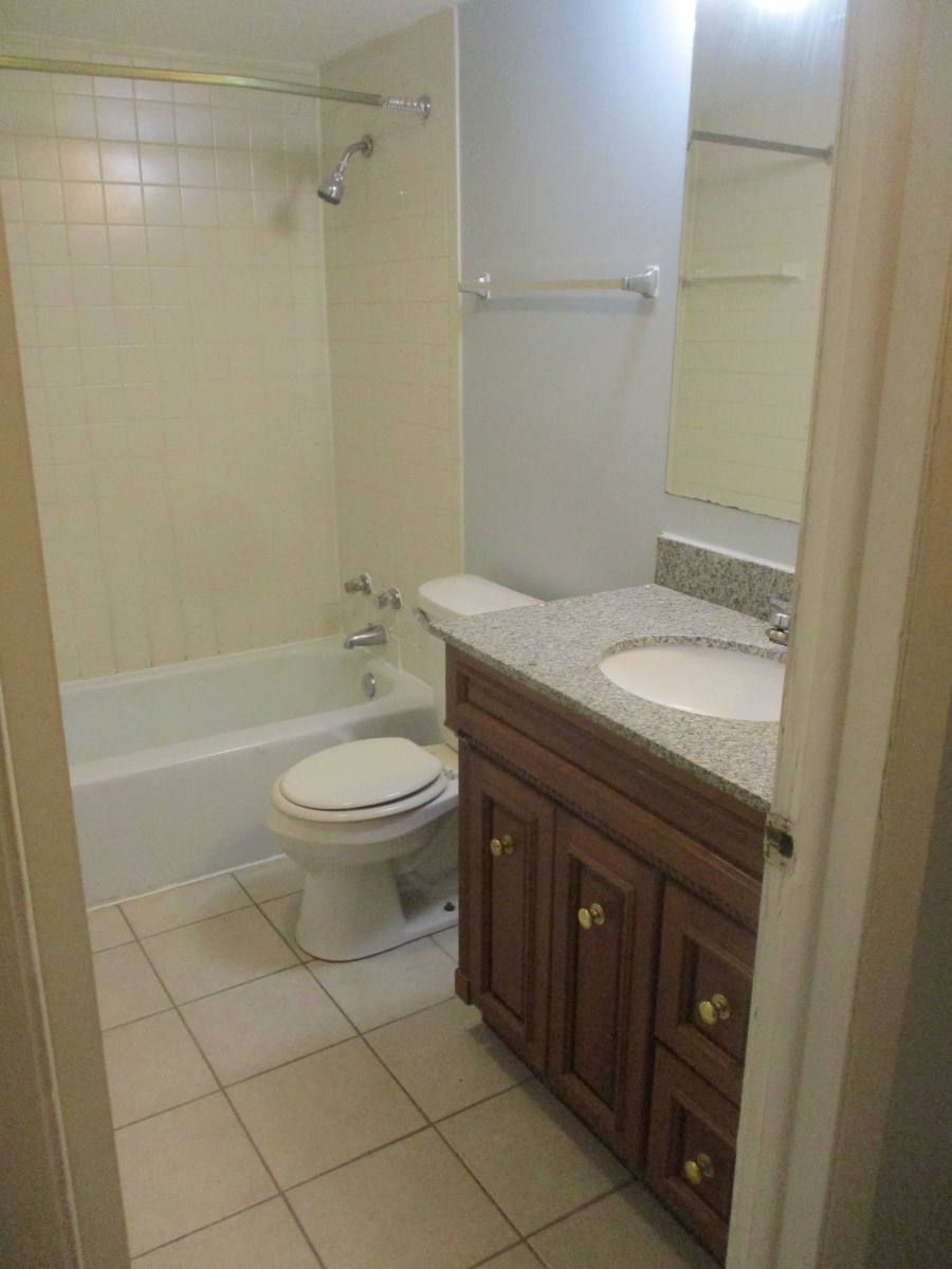 Apartment for rent at 2901 Willow Lane #A6, Zion, IL 60099