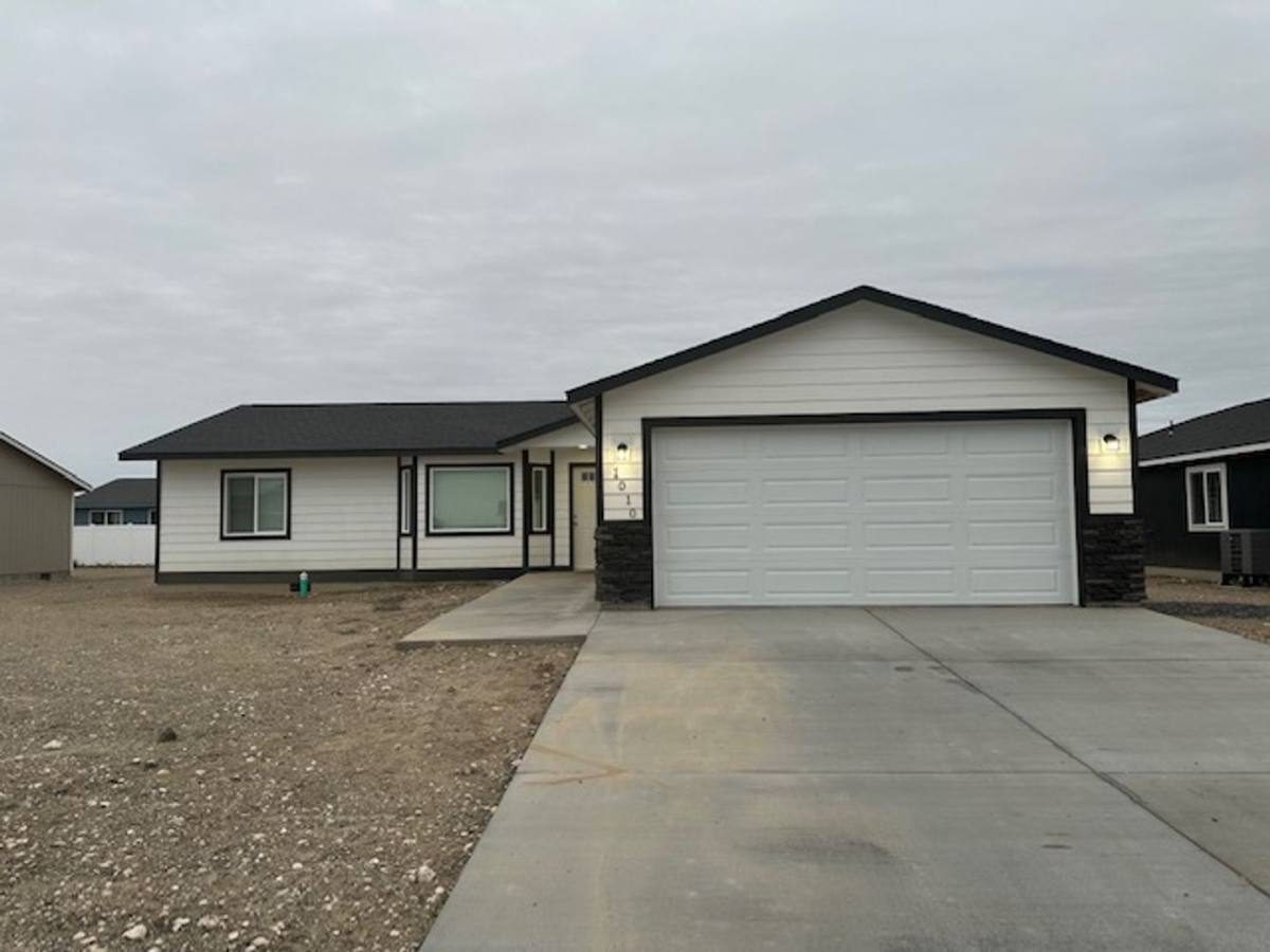 House for rent at 1010 E Mount Baker St, Othello, WA 99344