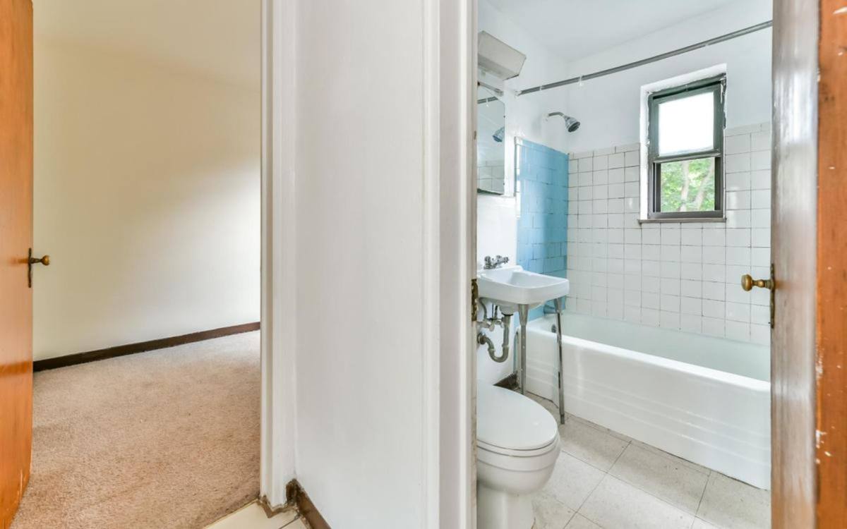 Apartment for rent at 6235 Fifth Ave, Pittsburgh, PA 15232