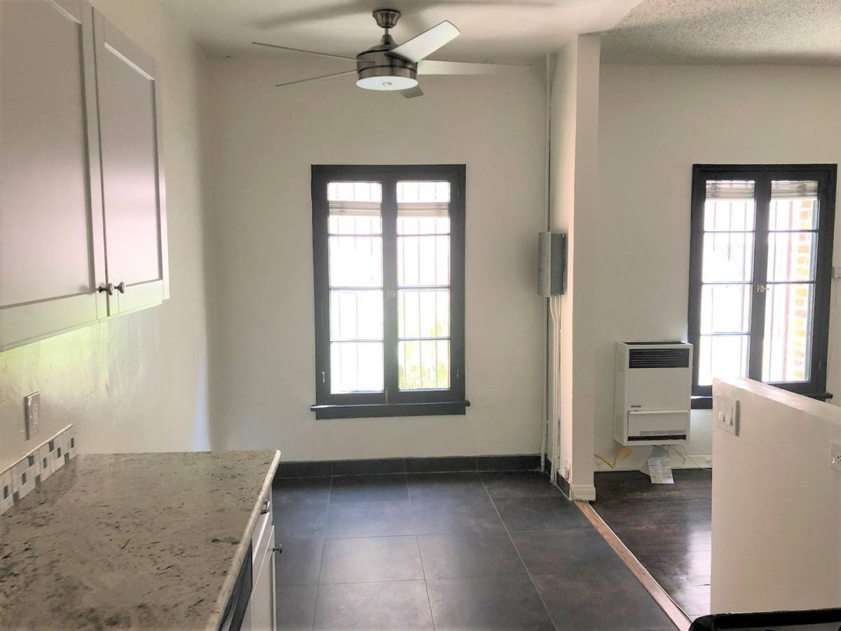 Apartment for rent at 1006 S Orange Dr, Los Angeles, CA 90019