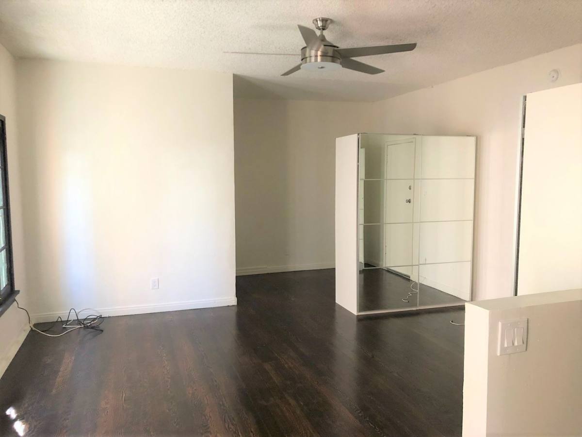 Apartment for rent at 1006 S Orange Dr, Los Angeles, CA 90019