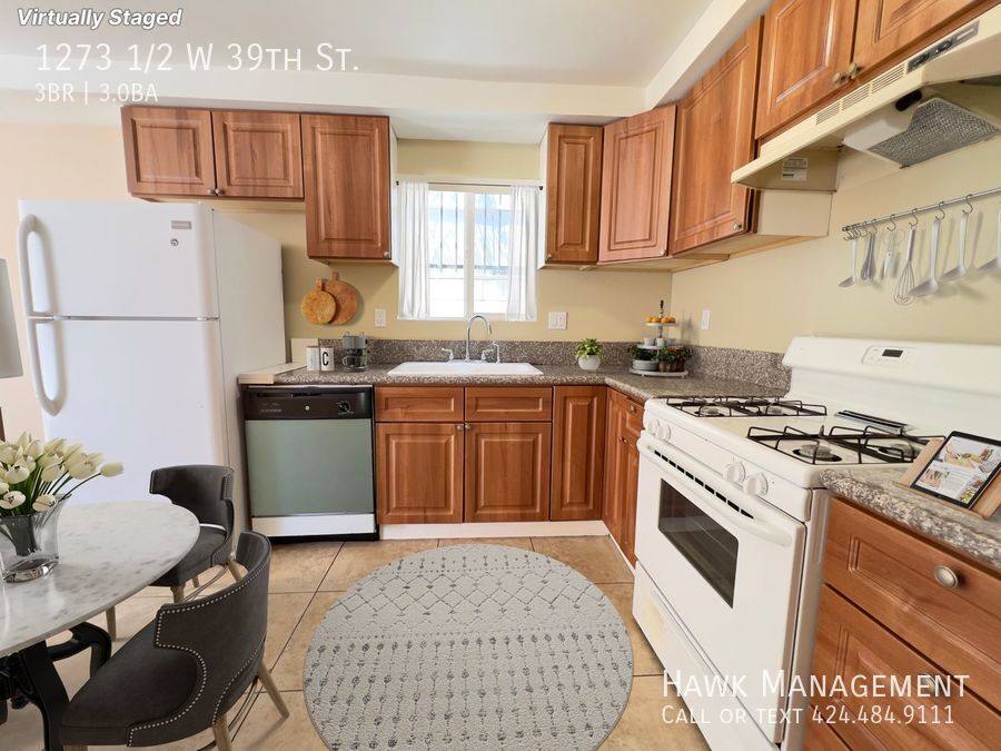 Apartment for rent at 1273 1 2 W 39th St, Los Angeles, CA 90037
