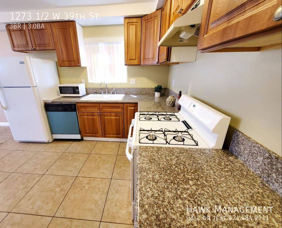 Apartment for rent at 1273 1 2 W 39th St, Los Angeles, CA 90037