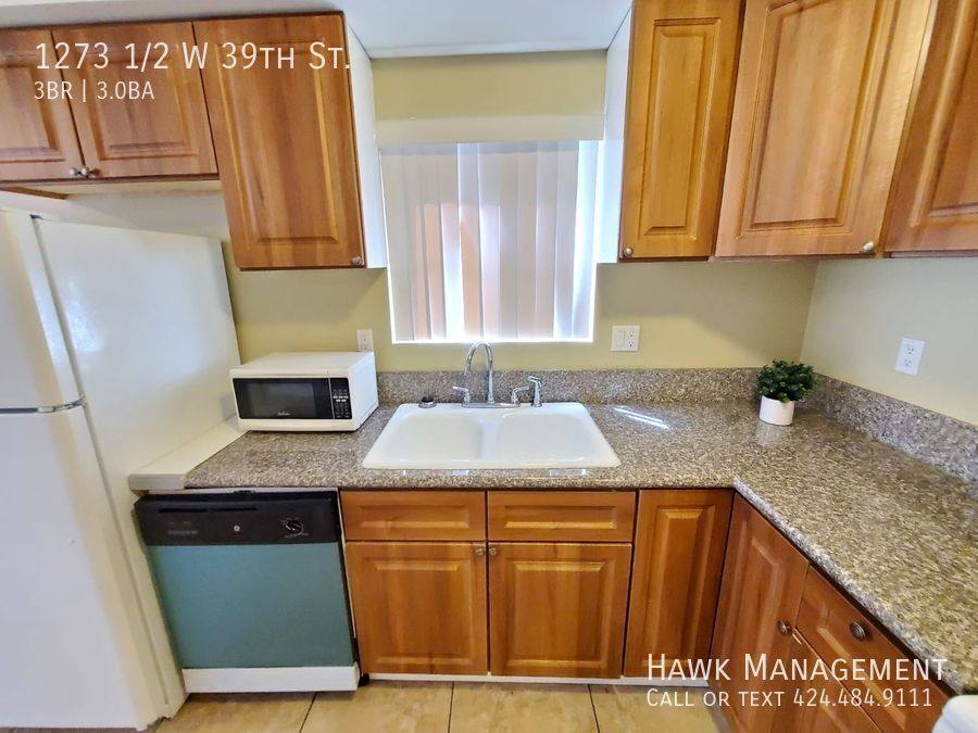 Apartment for rent at 1273 1 2 W 39th St, Los Angeles, CA 90037
