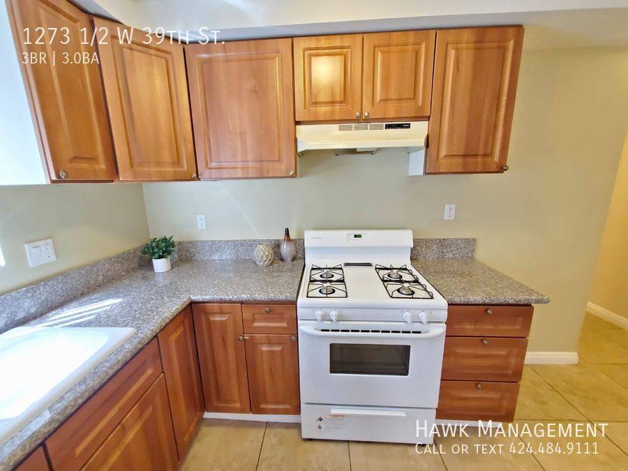 Apartment for rent at 1273 1 2 W 39th St, Los Angeles, CA 90037