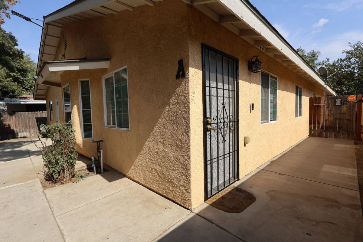 House for rent at 448 S Oildale Dr #A, Bakersfield, CA 93308