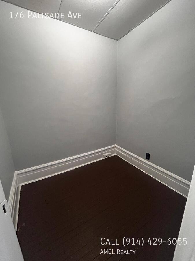 Apartment for rent at 176 Palisade Ave, Yonkers, NY 10701