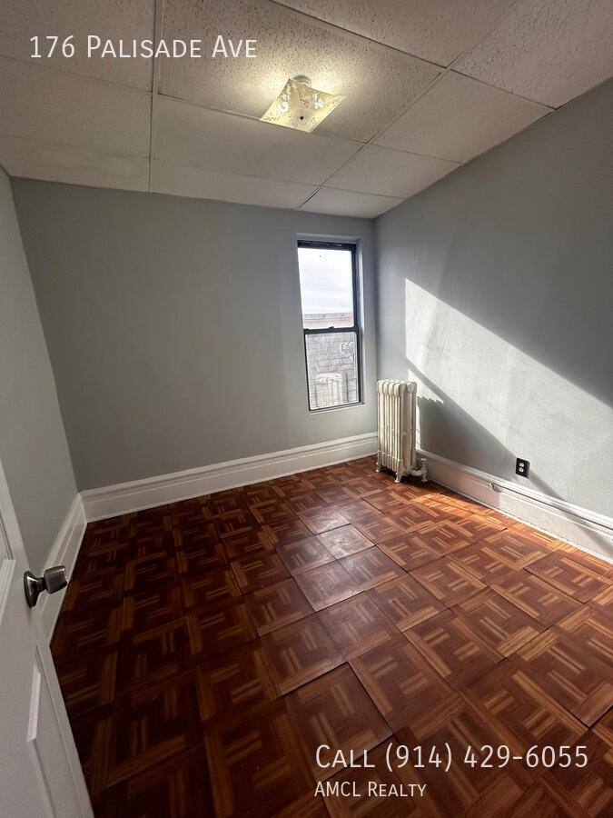 Apartment for rent at 176 Palisade Ave, Yonkers, NY 10701