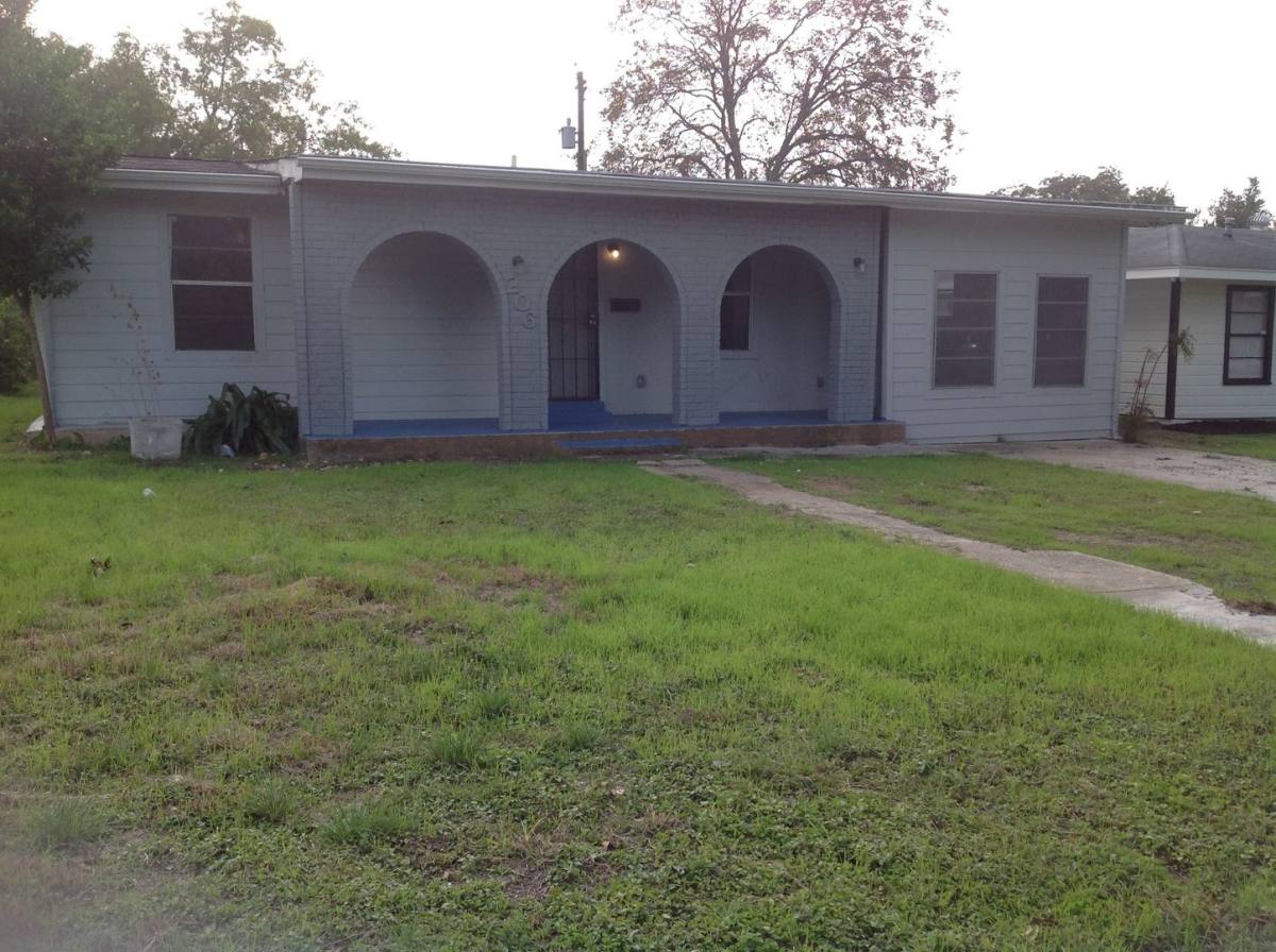 House for rent at 206 Hub Ave, San Antonio, TX 78220