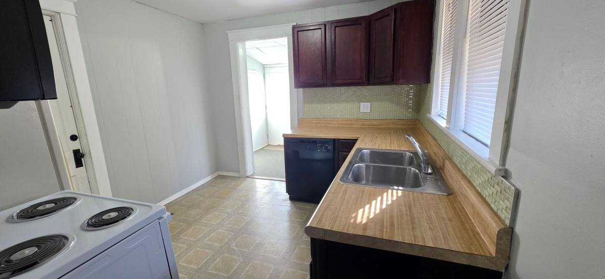 Apartment for rent at 915 High St, Anderson, IN 46012