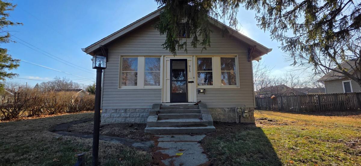 Apartment for rent at 915 High St, Anderson, IN 46012