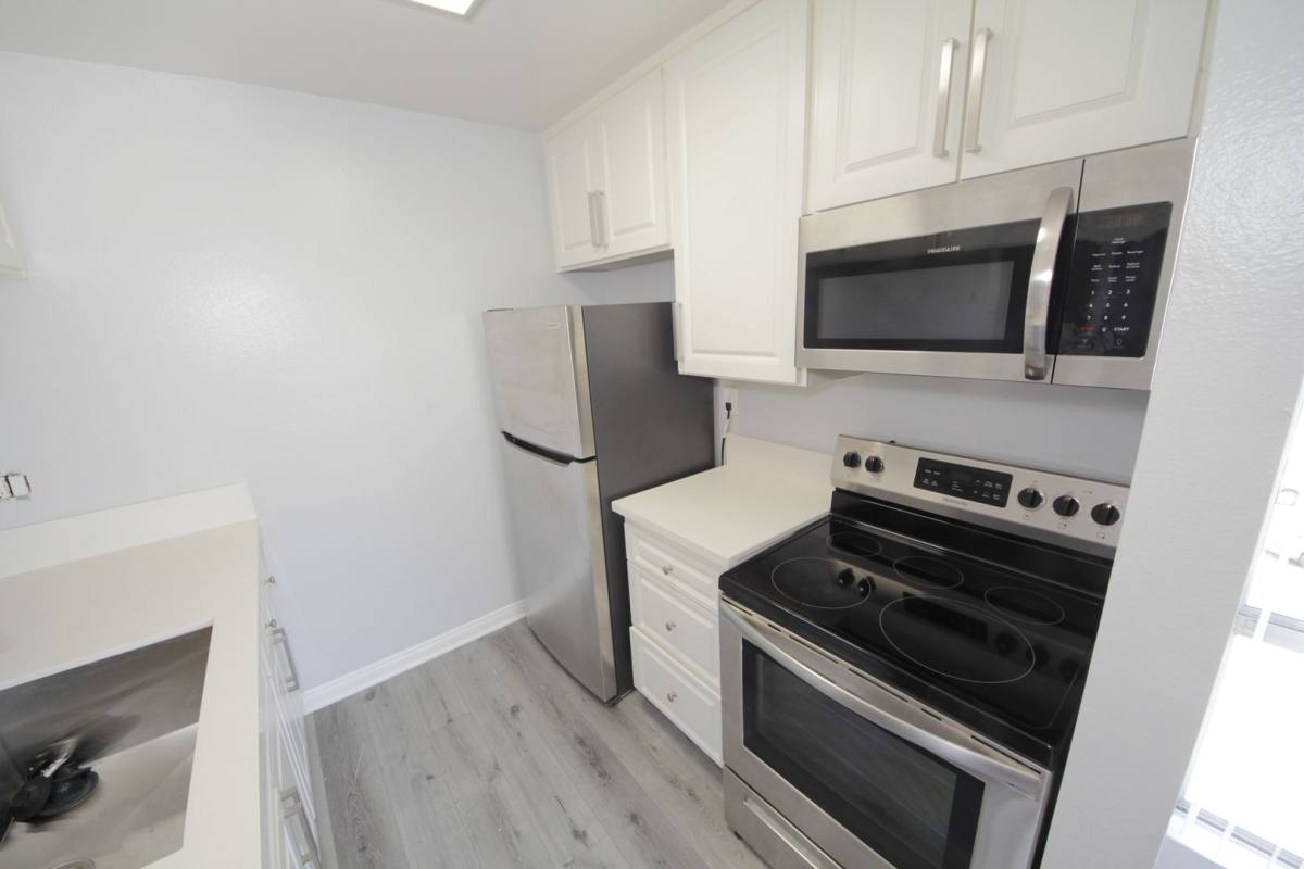 Apartment for rent at 3128 Overland Ave, Los Angeles, CA 90034