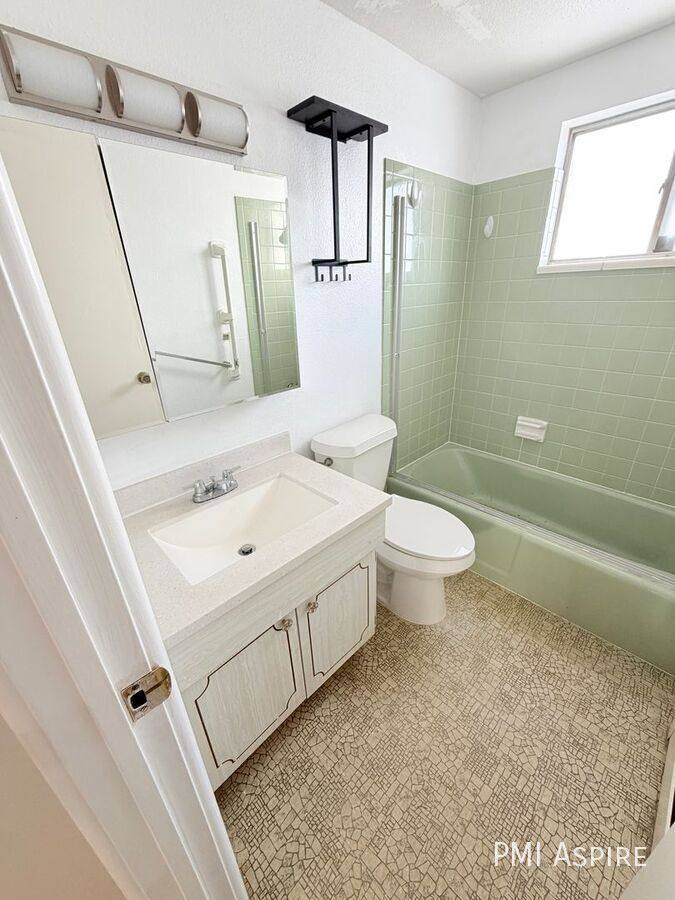 Apartment for rent at 3305 S Clarkson St #201, Englewood, CO 80113