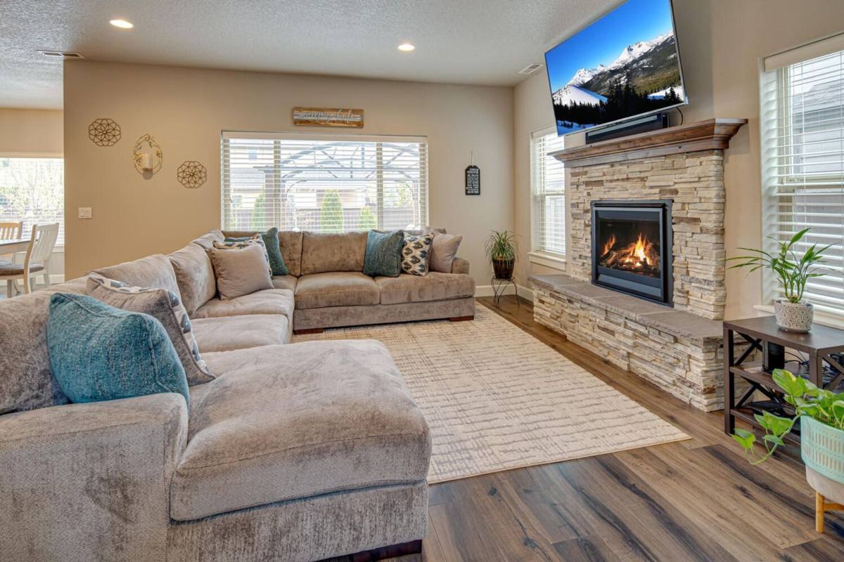 House for rent at 3012 NE Flagstone Ave, Bend, OR 97701