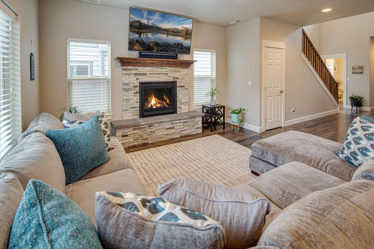 House for rent at 3012 NE Flagstone Ave, Bend, OR 97701