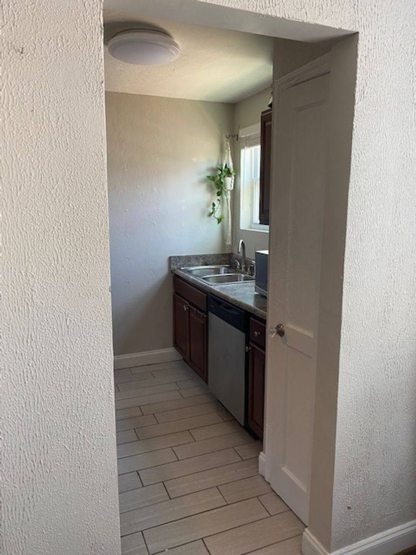 Apartment for rent at 4262 4th Ave S, Birmingham, AL 35222