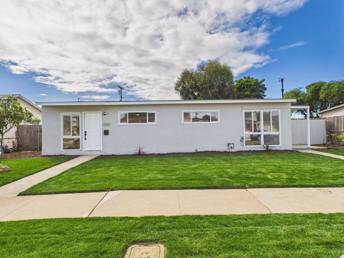 Apartment for rent at 3257-59 Luna Ave, San Diego, CA 92117