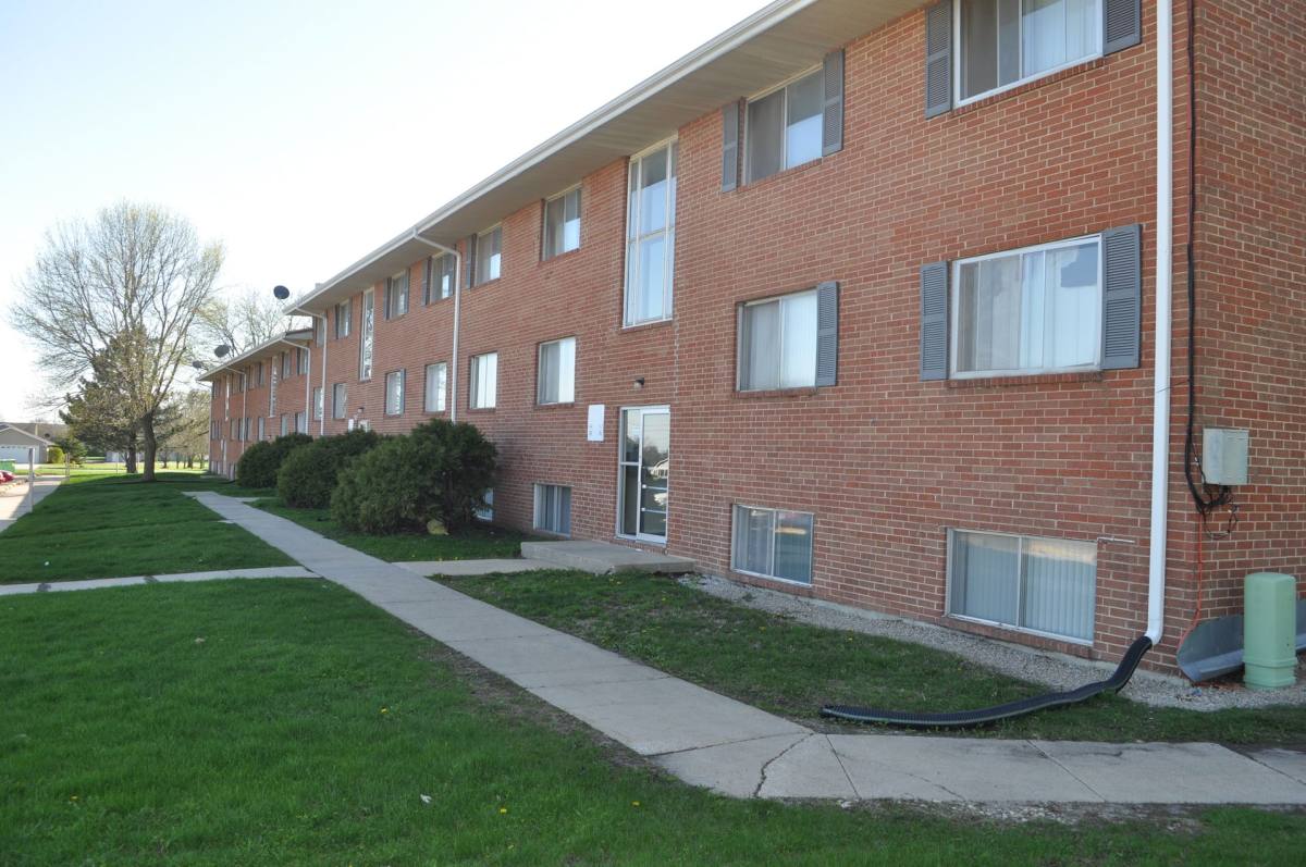 Apartment for rent at 2101 Clarkview Dr, Charles City, IA 50616