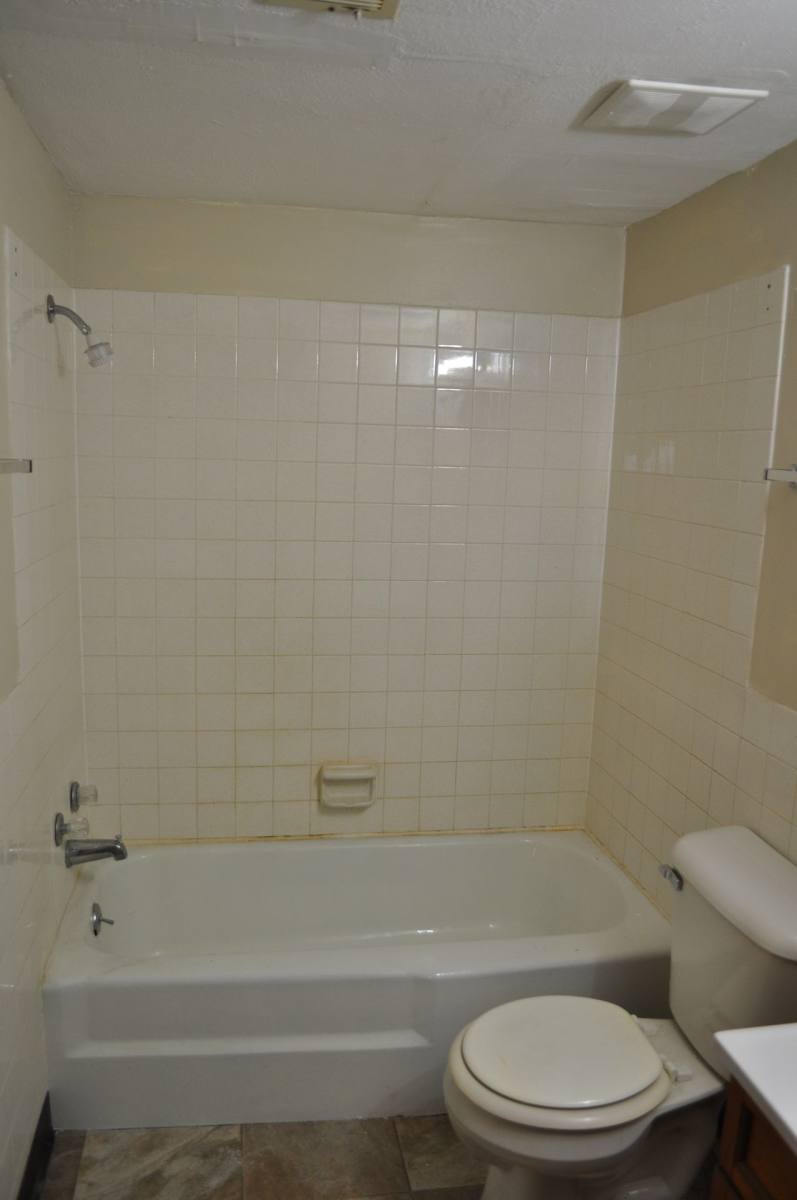 Apartment for rent at 2101 Clarkview Dr, Charles City, IA 50616