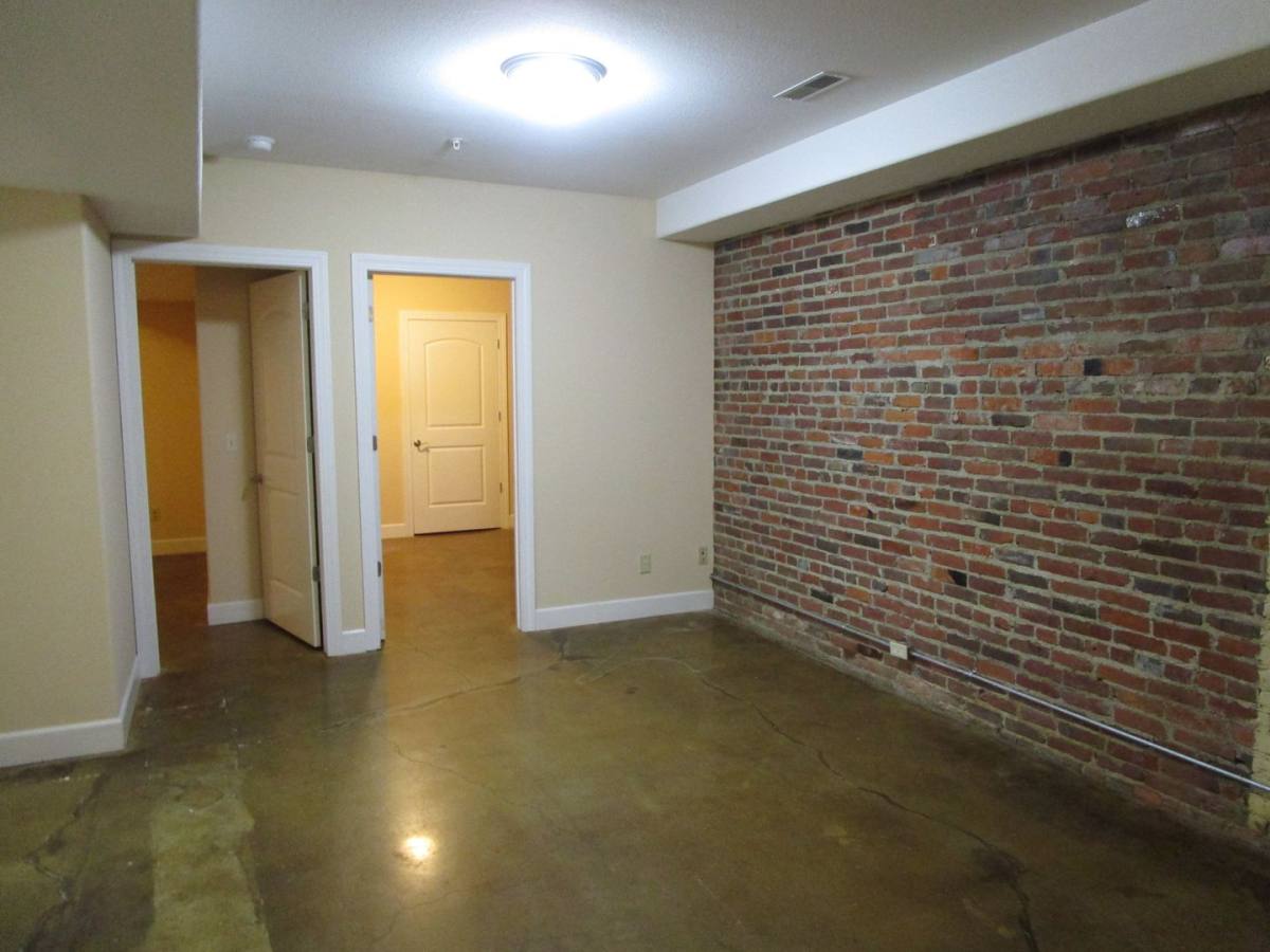 Apartment for rent at 810 E Broadway, Columbia, MO 65201