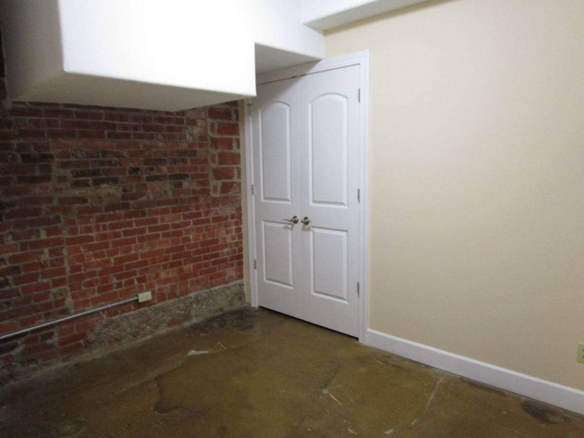 Apartment for rent at 810 E Broadway, Columbia, MO 65201
