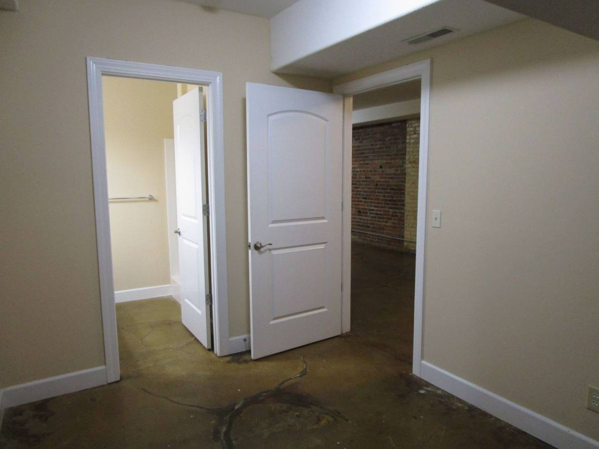Apartment for rent at 810 E Broadway, Columbia, MO 65201