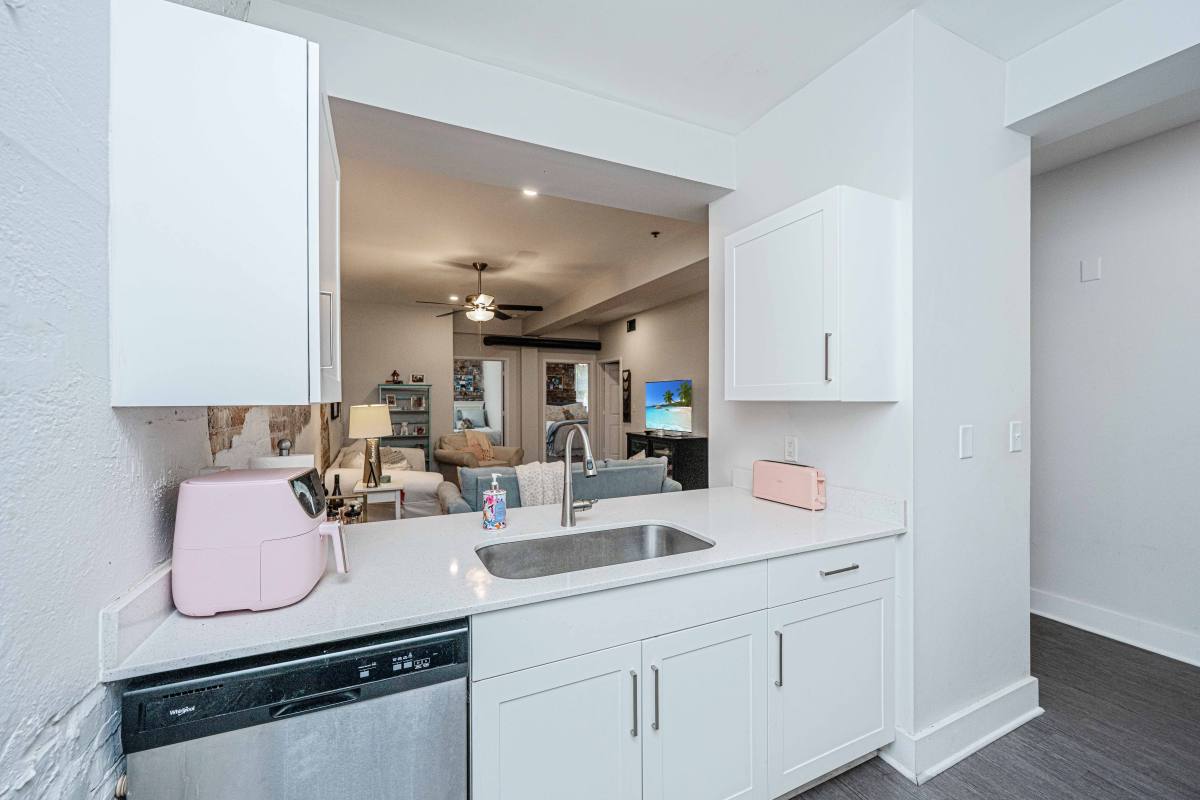 Apartment for rent at 1000 King St #112, Charleston, SC 29403