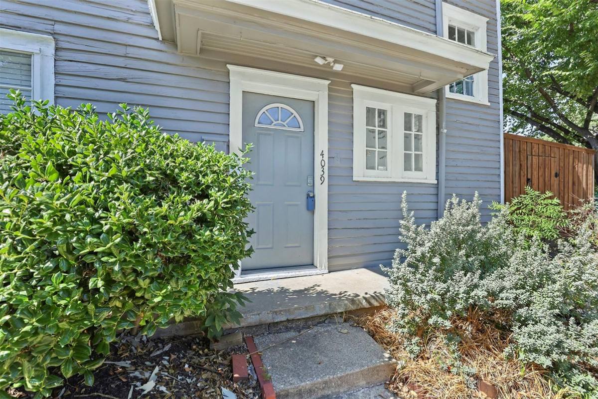 Apartment for rent at 4037-4039 Roswell St, Dallas, TX 75219