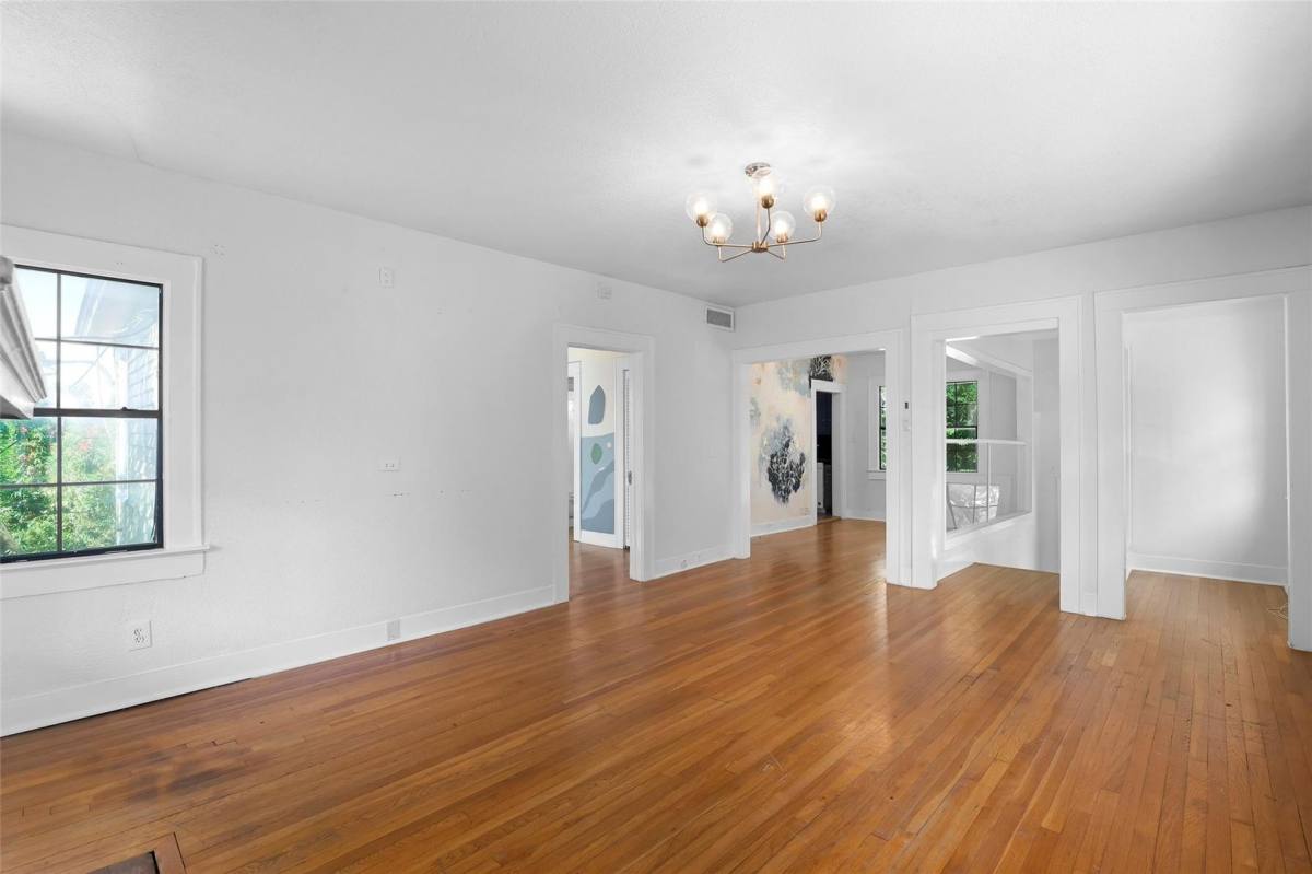 Apartment for rent at 4037-4039 Roswell St, Dallas, TX 75219