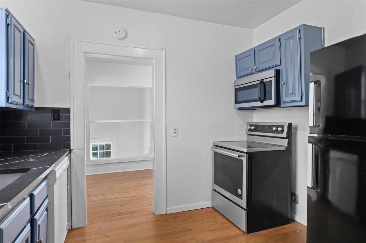 Apartment for rent at 4037-4039 Roswell St, Dallas, TX 75219