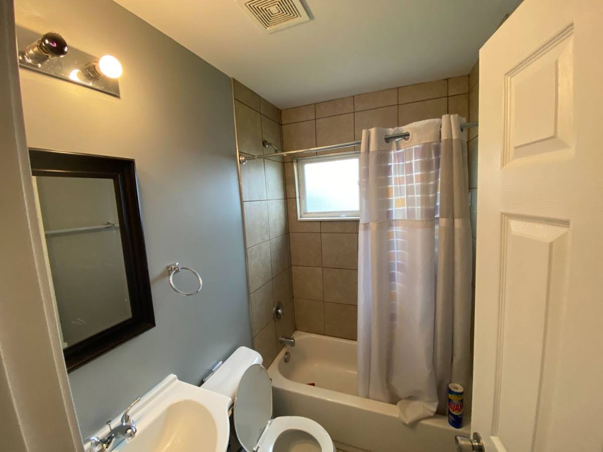 Apartment for rent at 807-809 W Courtois St, Saint Louis, MO 63111