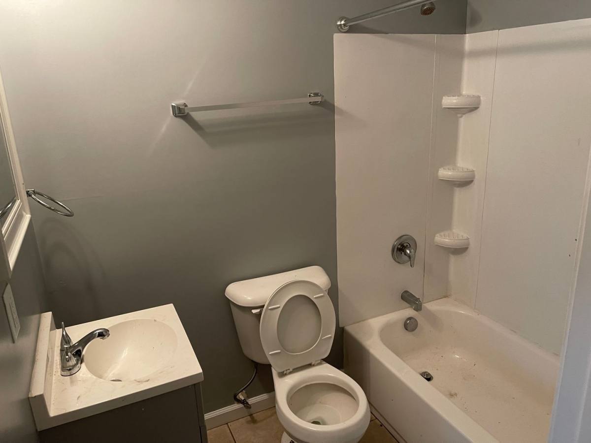 Apartment for rent at 807-809 W Courtois St, Saint Louis, MO 63111