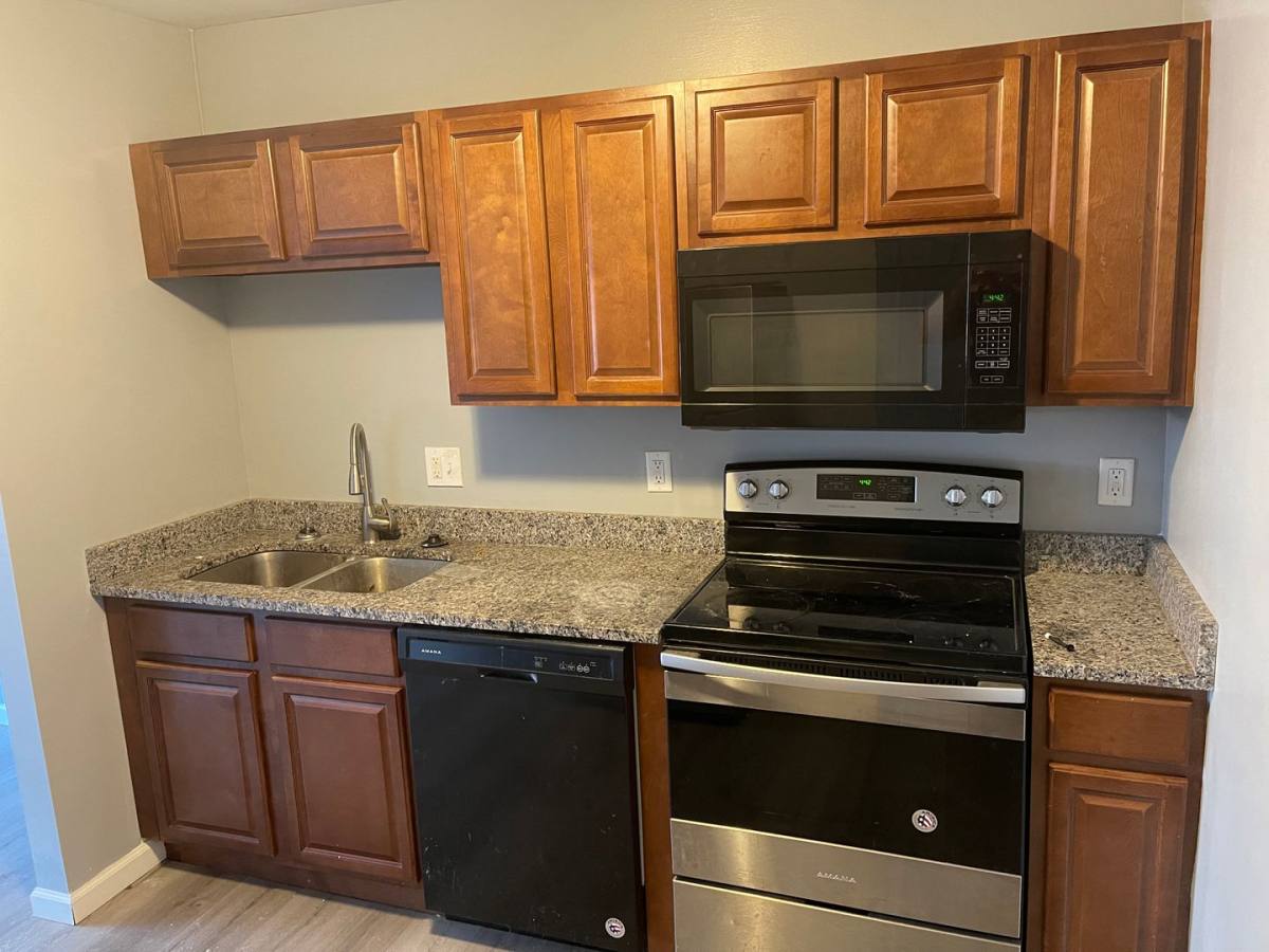 Apartment for rent at 807-809 W Courtois St, Saint Louis, MO 63111