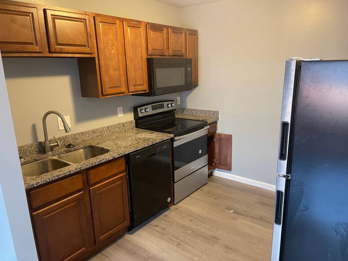 Apartment for rent at 807-809 W Courtois St, Saint Louis, MO 63111