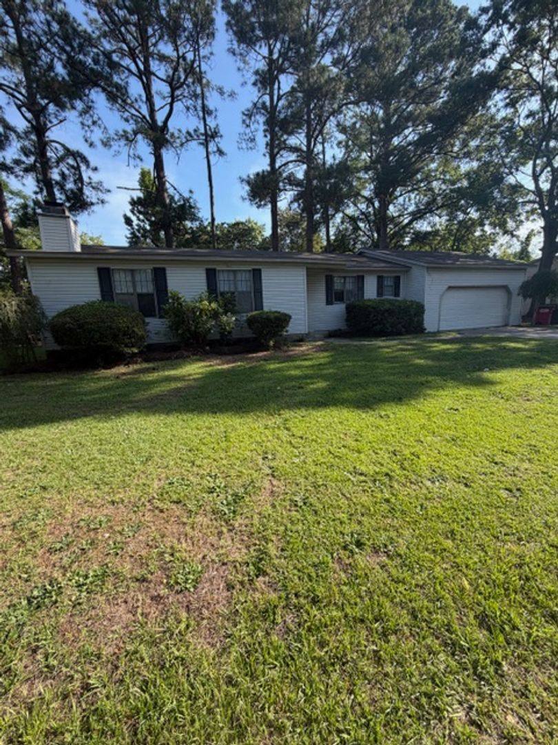 House for rent at 431 Sentry Oaks Dr, Centerville, GA 31028