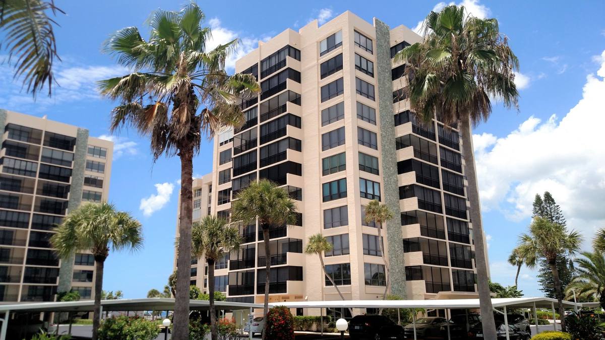 Apartment for rent at 627 Alhambra Rd, Venice, FL 34285