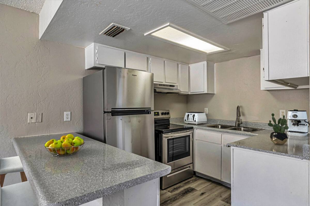 Apartment for rent at 21420 N 23rd Ave, Phoenix, AZ 85027