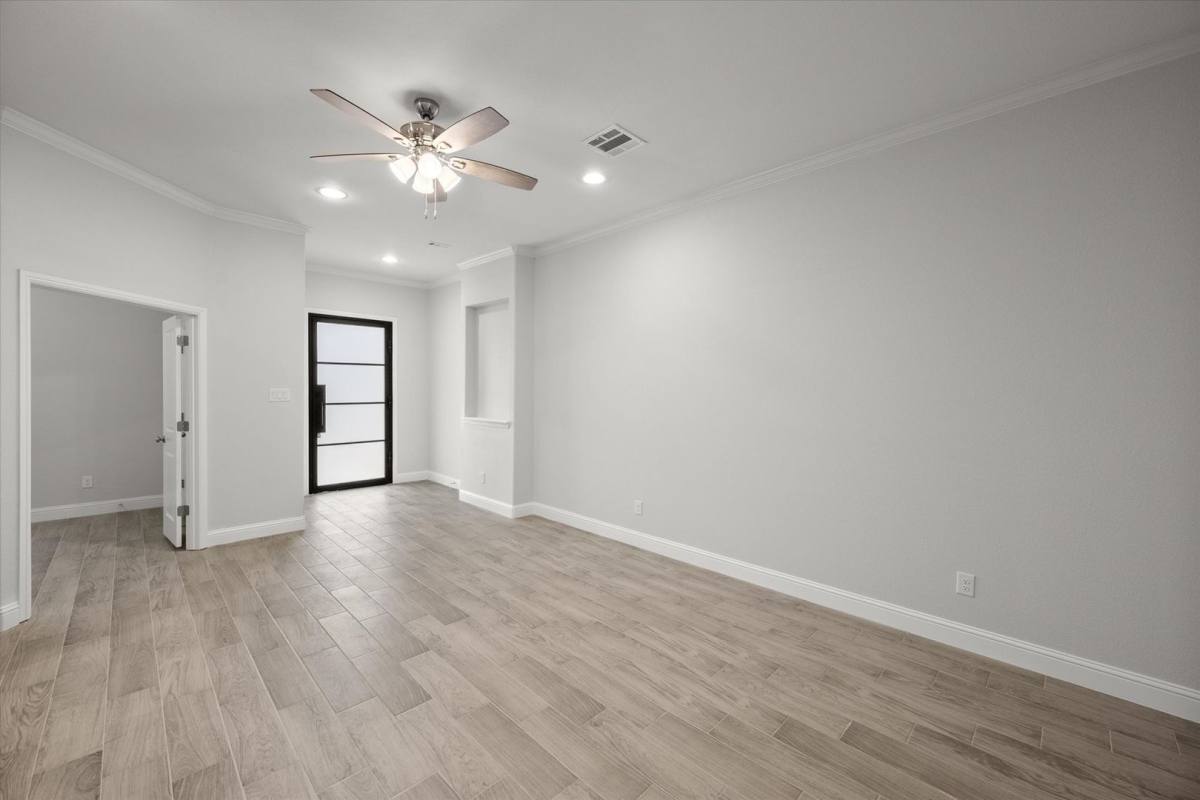 Townhouse for rent at 2355 Spring Park Blvd, Arlington, TX 76016