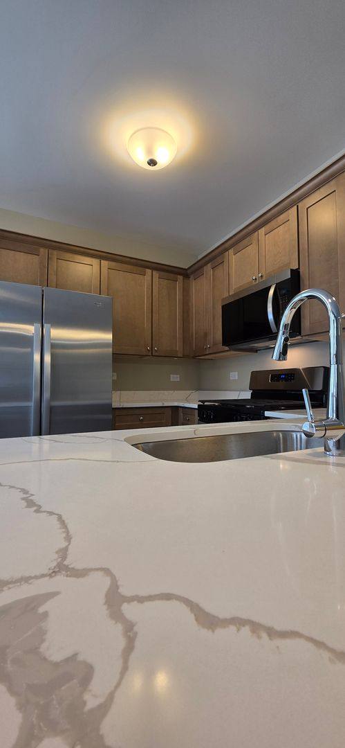 Apartment for rent at 380 Timber Pointe Dr, Joliet, IL 60431