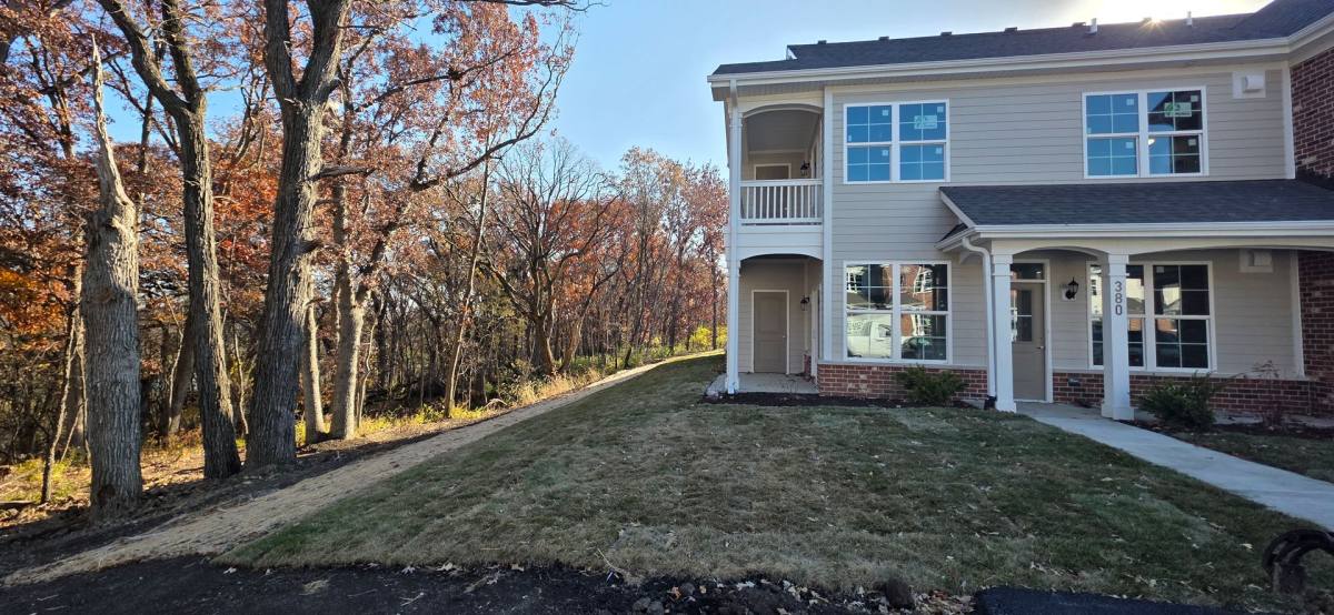 Apartment for rent at 380 Timber Pointe Dr, Joliet, IL 60431